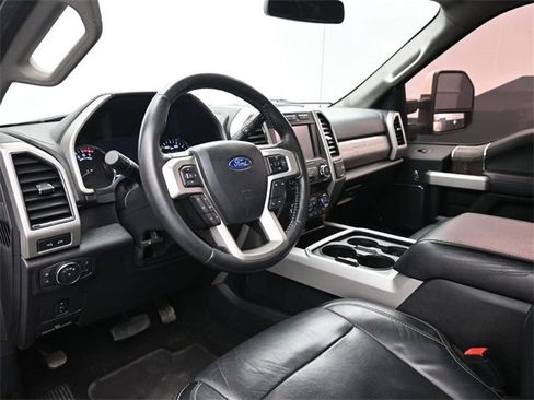 Used 2019 Ford F250 Lariat w/ Lariat Value Package image 12