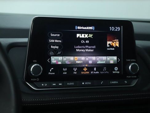 Certified 2025 Nissan Rogue SV image 25