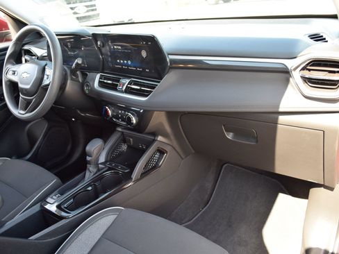 Used 2024 Chevrolet TrailBlazer LT FWD image 22
