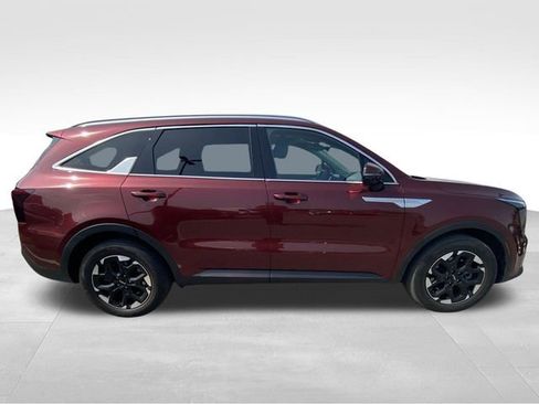 Certified 2024 Kia Sorento S w/ Panoramic Sunroof Package FWD image 12