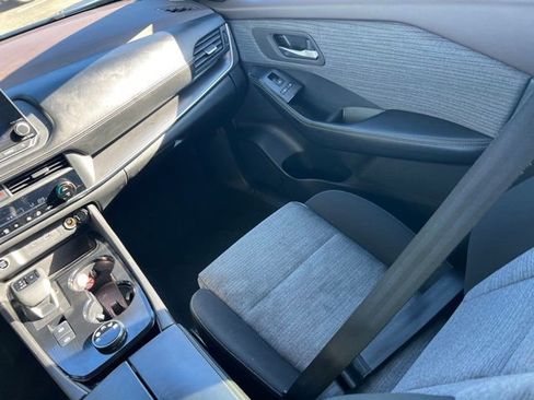 Used 2023 Nissan Rogue SV image 14