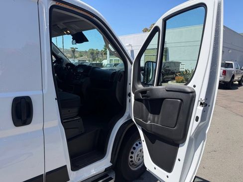Used 2025 RAM ProMaster 2500 w/ U-Haul Equipment Group FWD image 16