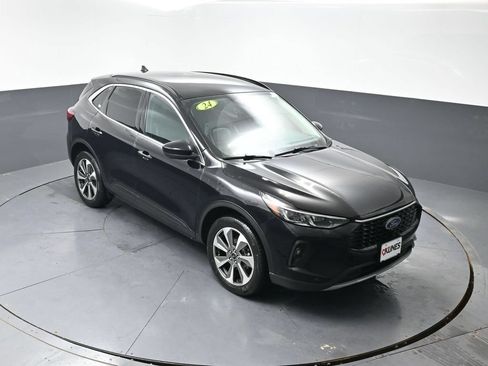 Used 2024 Ford Escape Platinum AWD/4WD image 45