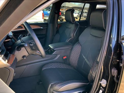 New 2023 Jeep Grand Cherokee Summit AWD/4WD image 10