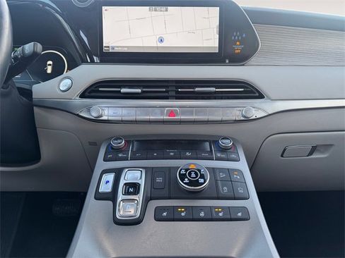 Used 2022 Hyundai Palisade Limited image 11