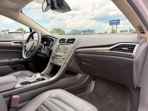 Used 2018 Ford Fusion SE w/ Equipment Group 602A FWD image 23