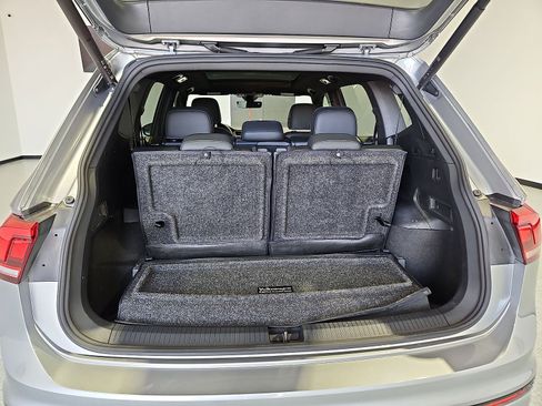 Certified 2024 Volkswagen Tiguan SE R-Line w/ MDO Package, Three-Row FWD image 12