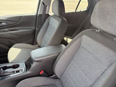 Used 2024 Chevrolet Equinox LT w/ LPO, Floor Liner Package FWD image 7
