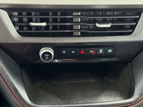 Used 2025 Ford Explorer ST-Line AWD/4WD image 32