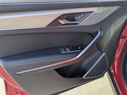 Used 2024 Jaguar F-PACE R-Dynamic S image 15