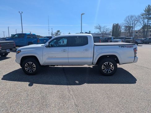 Used 2023 Toyota Tacoma TRD Sport image 2