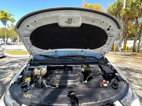 Certified 2023 Chrysler Pacifica Touring-L FWD image 29