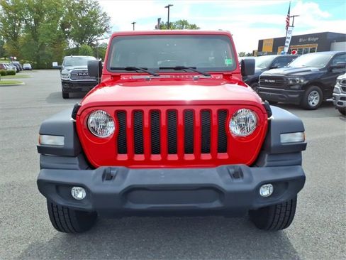 Used 2022 Jeep Wrangler Unlimited Sport image 9