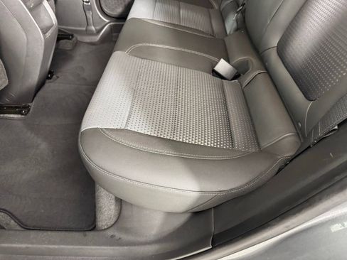 Used 2025 Chevrolet Trax LT image 25