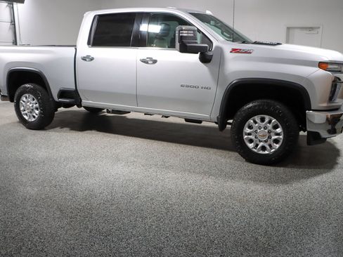Used 2022 Chevrolet Silverado 2500 LTZ w/ Z71 Off-Road Package AWD/4WD image 6