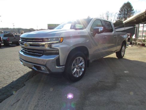 Used 2019 Chevrolet Silverado 1500 LTZ AWD/4WD image 3