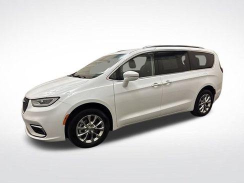 Used 2021 Chrysler Pacifica Touring-L w/ Uconnect Theater Family Group AWD/4WD image 8