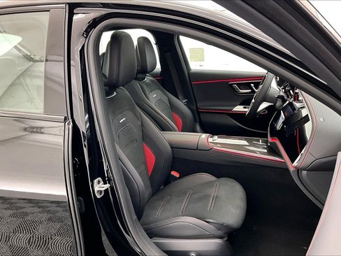 Used 2026 Mercedes-Benz E 53 AMG e 4MATIC Sedan image 5