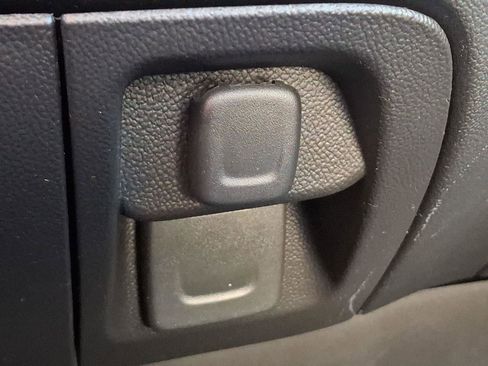 Used 2015 Chevrolet Silverado 1500 LT image 25