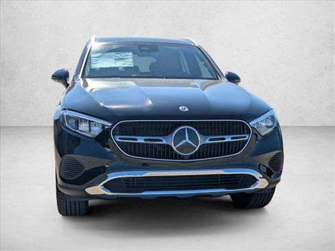 Used 2026 Mercedes-Benz GLC 300 image 2