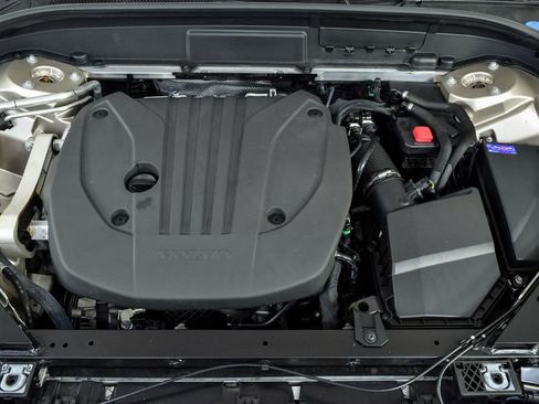 Certified 2023 Volvo XC60 B5 Ultimate w/ Protection Package Premier image 36