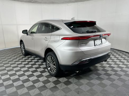 Used 2021 Toyota Venza Limited AWD/4WD image 5
