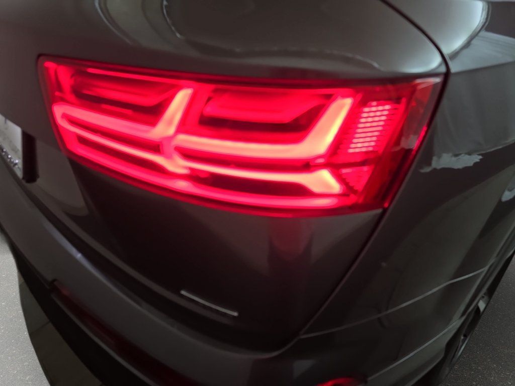 Used 2019 Audi Q7 3.0T Prestige AWD/4WD image 33