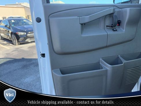 Used 2016 GMC Savana 2500 Work Van w/ Chrome Appearance Package image 16