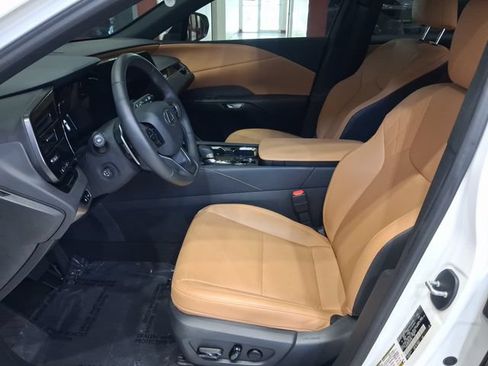 Used 2025 Lexus RX 350 FWD w/ Technology Package image 12