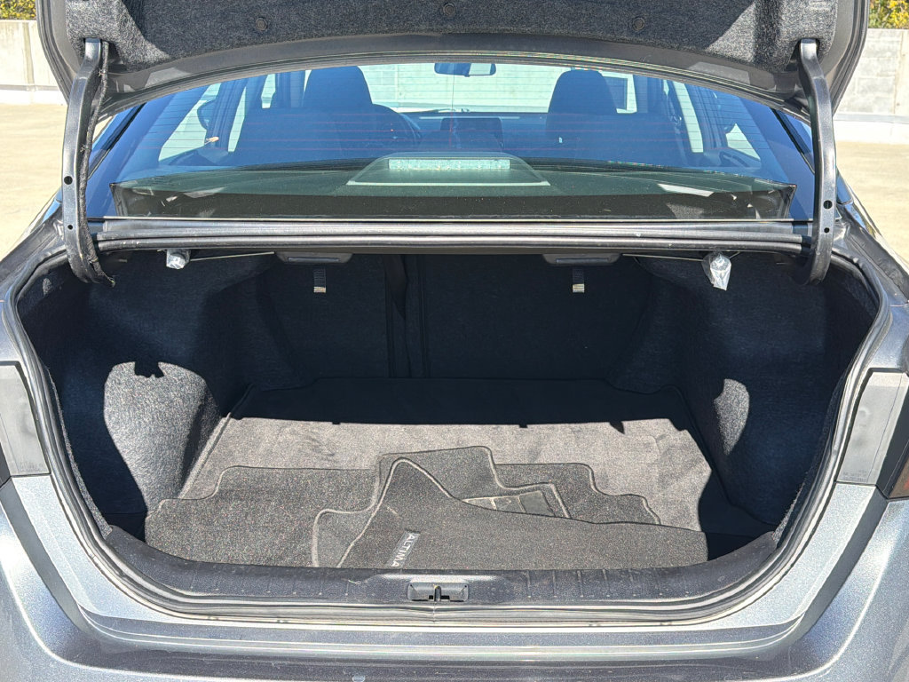 Used 2024 Nissan Altima 2.5 SV FWD image 6