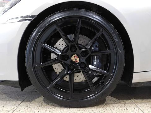 Used 2025 Porsche 911 Carrera T RWD image 36