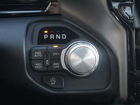 New 2026 RAM 1500 Laramie AWD/4WD image 19