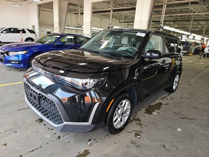 Used 2025 Kia Soul LX w/ LX Technology Package