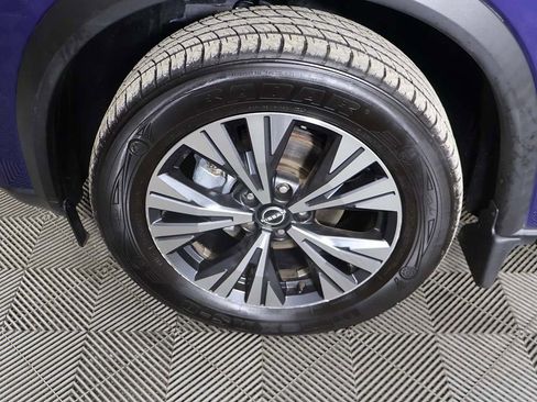 Used 2023 Nissan Rogue SV image 15