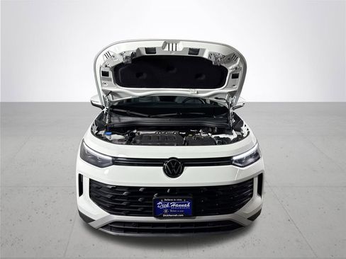 New 2026 Volkswagen Tiguan SE image 22