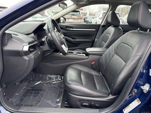 Used 2024 Nissan Altima 2.5 SR w/ SR Premium Package image 29