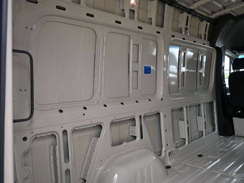 Used 2024 Mercedes-Benz Sprinter 2500 image 27