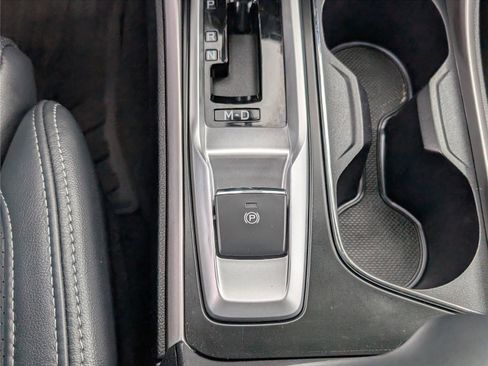 Used 2022 Subaru Ascent Limited w/ Technology Package image 27