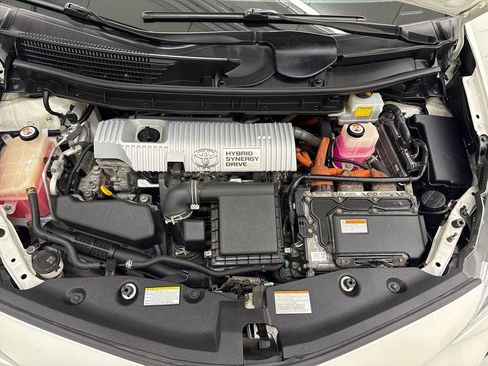 Used 2017 Toyota Prius V Four FWD image 10