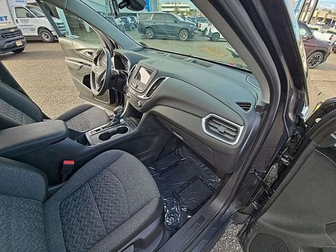 Used 2022 Chevrolet Equinox LT image 32