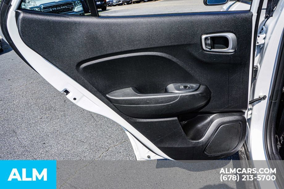 Used 2025 Hyundai Venue SEL FWD image 48