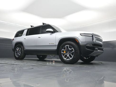 Used 2023 Rivian R1S Adventure Quad AWD/4WD image 4