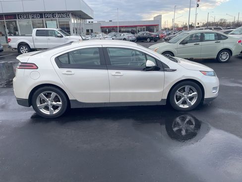Used 2013 Chevrolet Volt Premium w/ Premium Trim Package image 4
