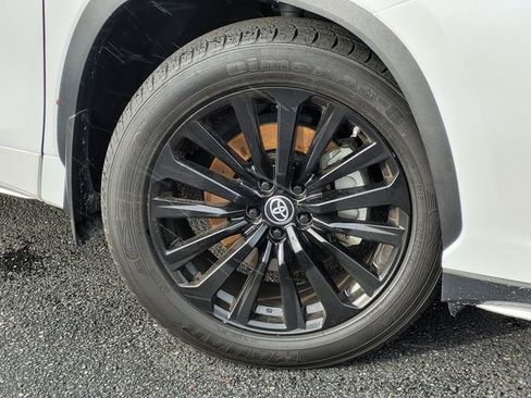 Used 2023 Toyota Highlander XSE image 9