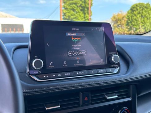 Used 2025 Nissan Rogue SV FWD image 20
