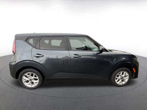 Used 2025 Kia Soul LX w/ LX Technology Package image 8