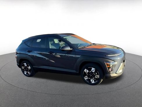 Used 2025 Hyundai Kona SEL image 2