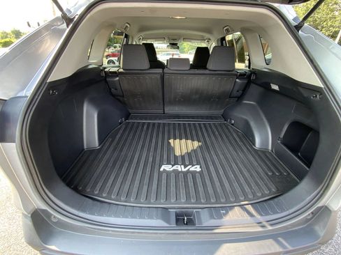 Used 2020 Toyota RAV4 LE w/ All Weather Liner Package AWD/4WD image 19
