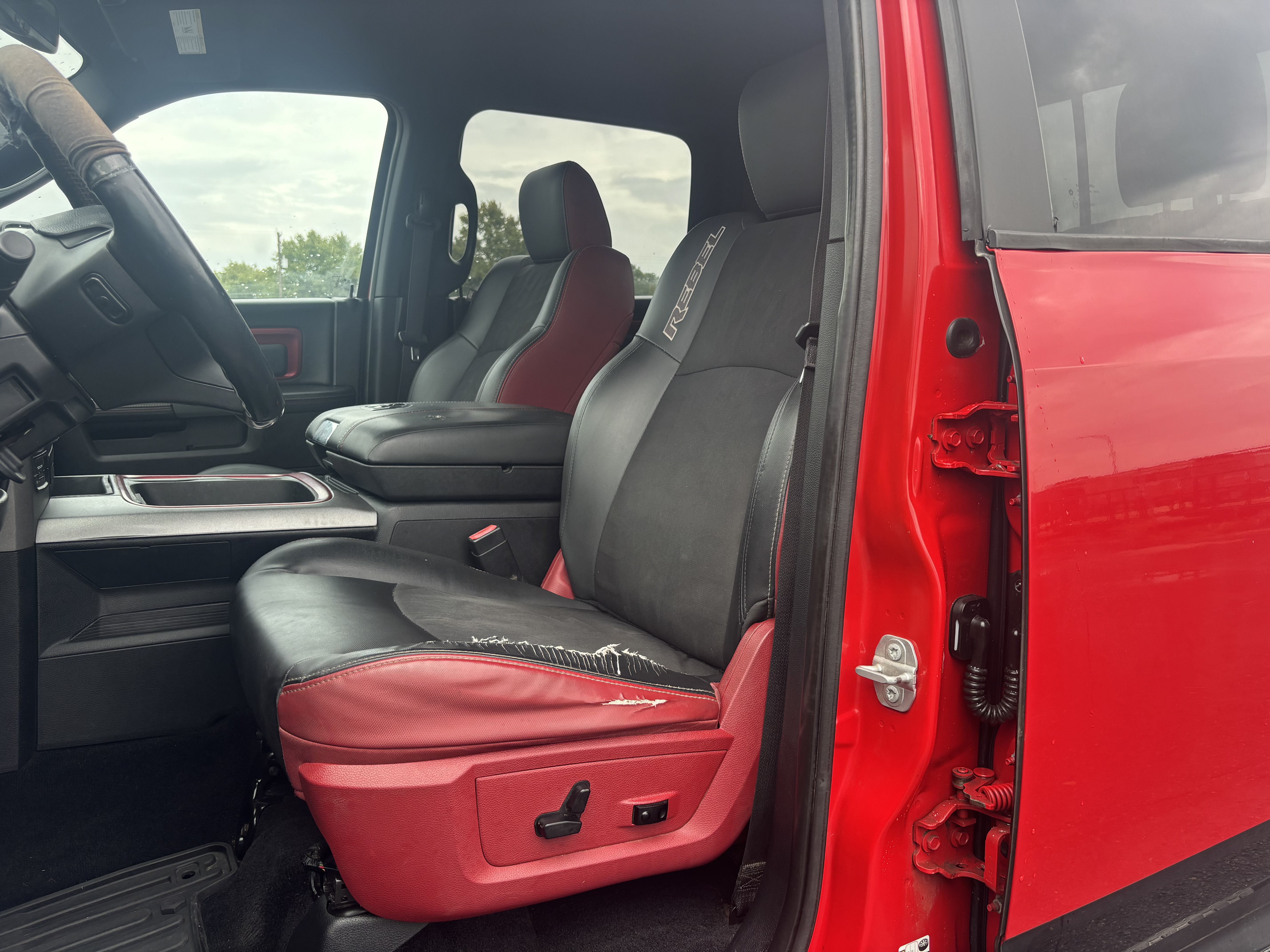 Used 2016 RAM 1500 Rebel AWD/4WD image 9