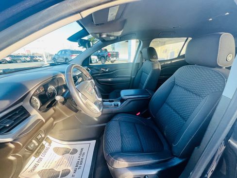 Used 2019 GMC Acadia SLE image 16